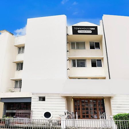 Hotel Super Townhouse Oak Vashi Turambhe Exterior foto