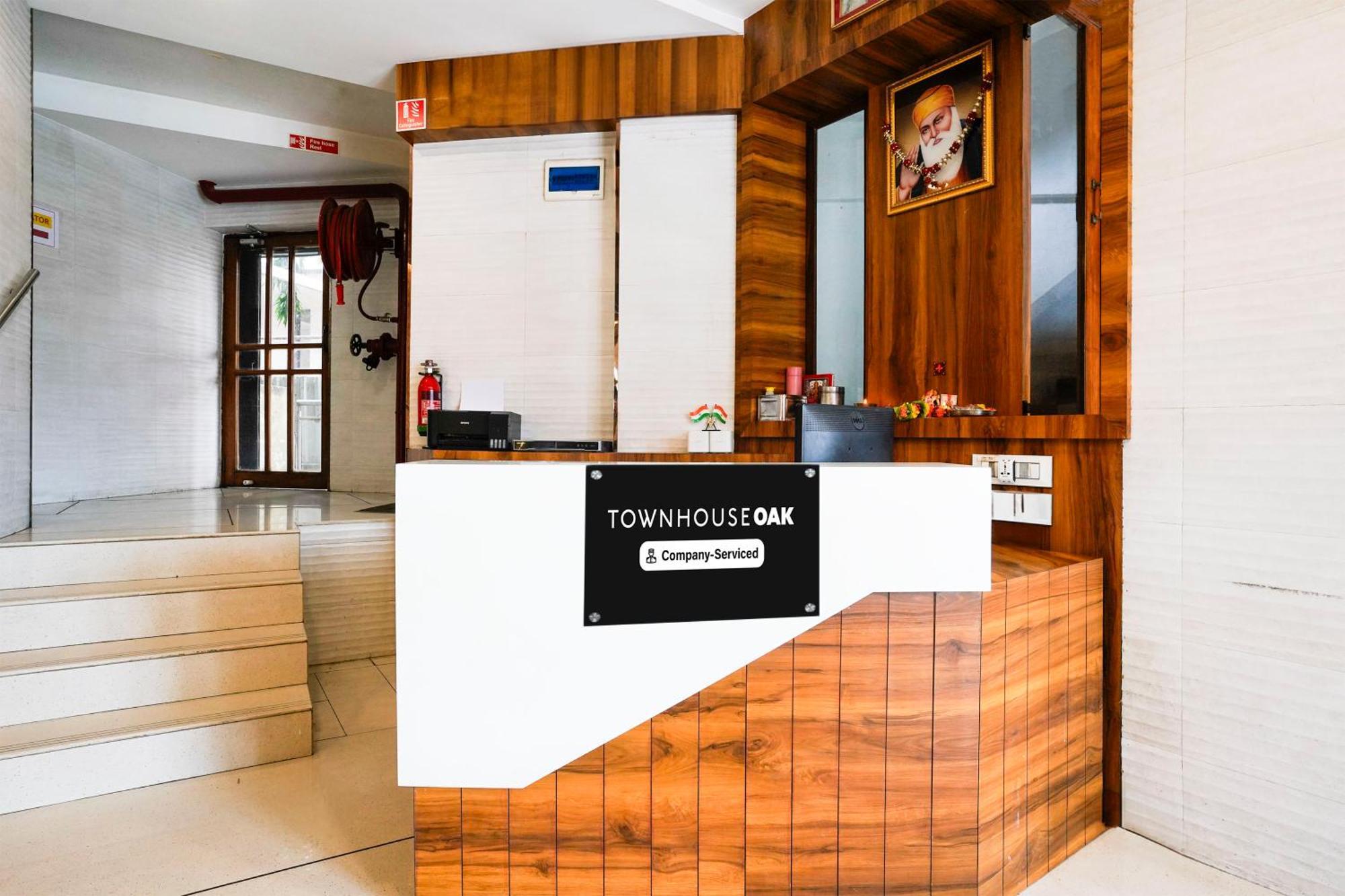 Hotel Super Townhouse Oak Vashi Turambhe Exterior foto